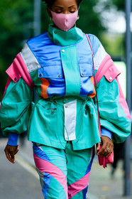 90's look, sportswear, sportswear jacket, sportswear look, green jacket, green pants, pink jacket, pink pants, blue pants, blue jacket, satin jacket, satin pants, patchwork jacket, patchwork pants, belted jacket, vintage look, vintage jacket, vintage pants, jogging pants, oversize shoulder, covid face mask, street style, jonathan paciullo, FW, frenchystyle, fashion week, MFW, MILAN, SPRING SUMMER 2021, SS 21, vertical, detail