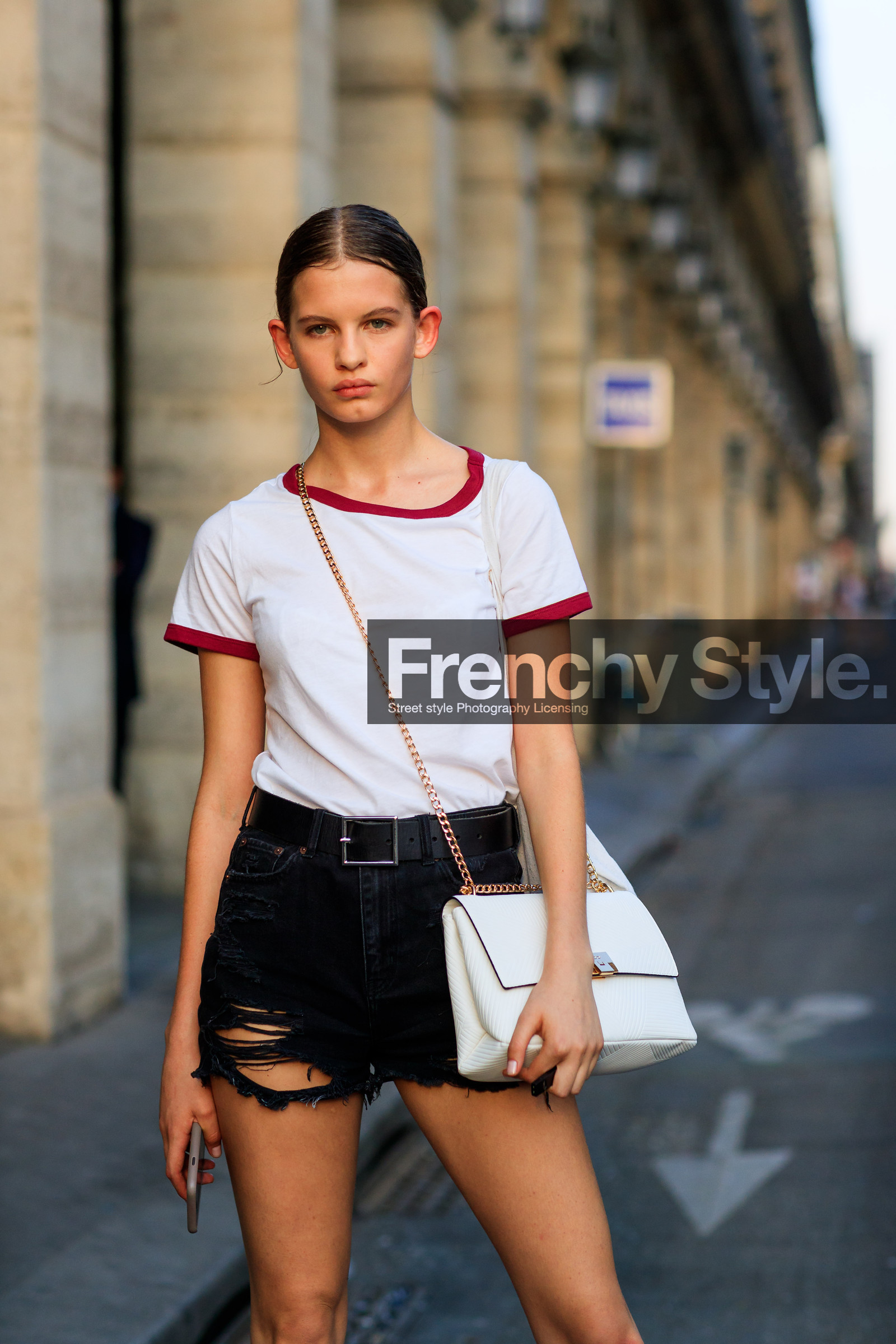 black belt, black denim, denim shorts, leather bag, leather belt, white bag, white t shirt, fashion week, frenchystyle, FW, jonathan paciullo, street style, PFW, PARIS, vertical, detail, atmosphere details, model, AUTUMN WINTER 2018-2019, FALL WINTER 2018-2019, FW 18-19
