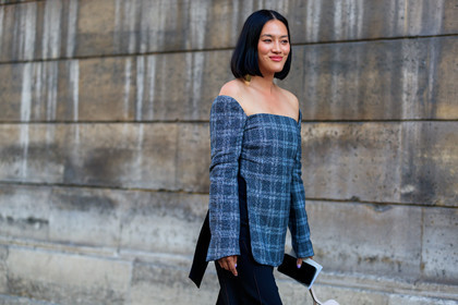 black pants, checked, graphic top, grey top, off the shoulder, plaid, printed top, trousers, fashion week, frenchystyle, FW, jonathan paciullo, street style, PFW, PARIS, horizontal, atmosphere details, detail, AUTUMN WINTER 2018-2019, FALL WINTER 2018-2019, FW 18-19, Tiffany Hsu