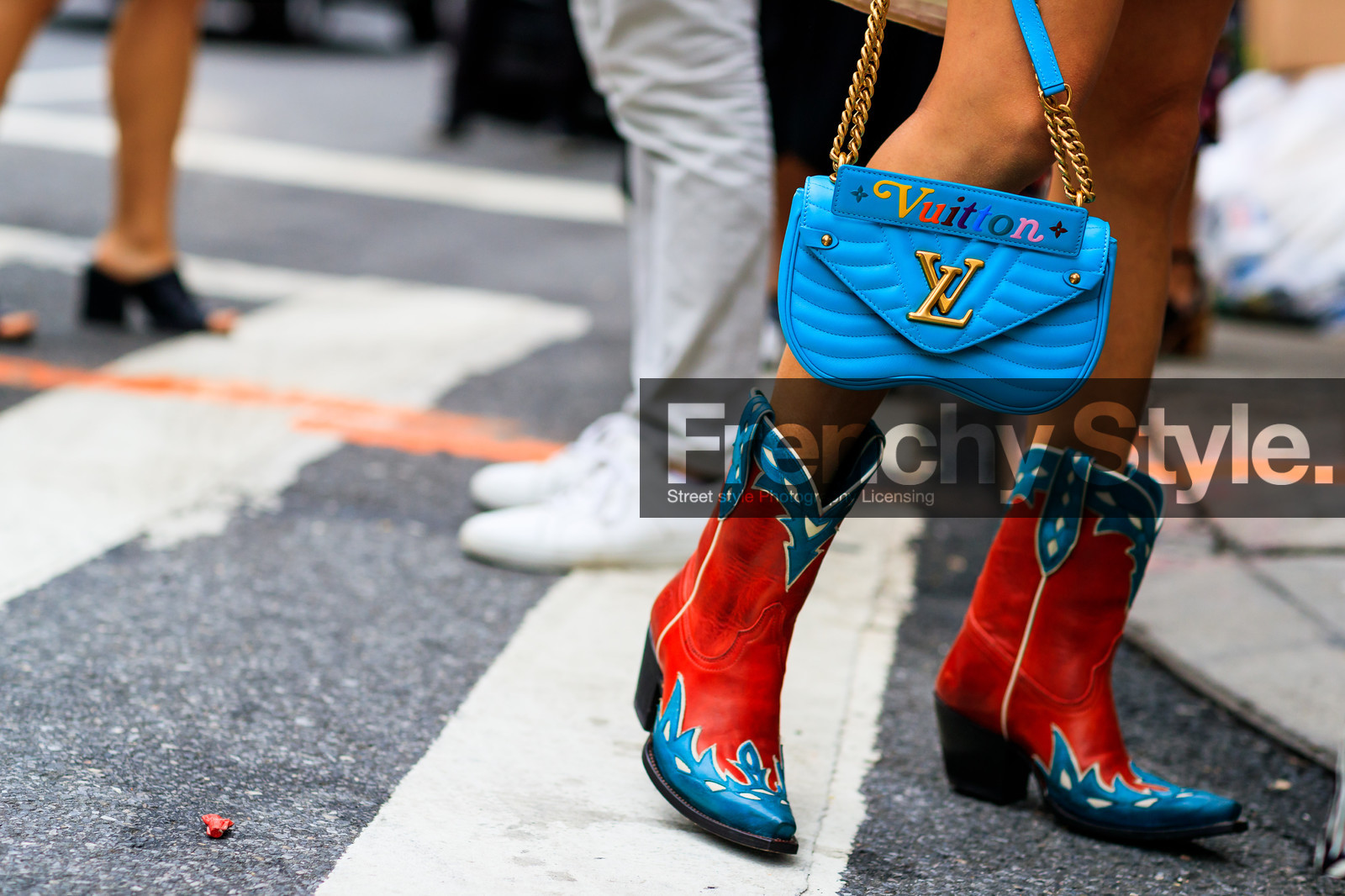 aimee song, blue bag, cowboy boots, graphic bag, high heels, leather bag, leather shoes, louis vuitton, printed bag, red boots, turquoise, fashion week, frenchystyle, FW, jonathan paciullo, street style, NYFW, NEW YORK, SPRING SUMMER 2019, SS 19, atmosphere details, horizontal, detail