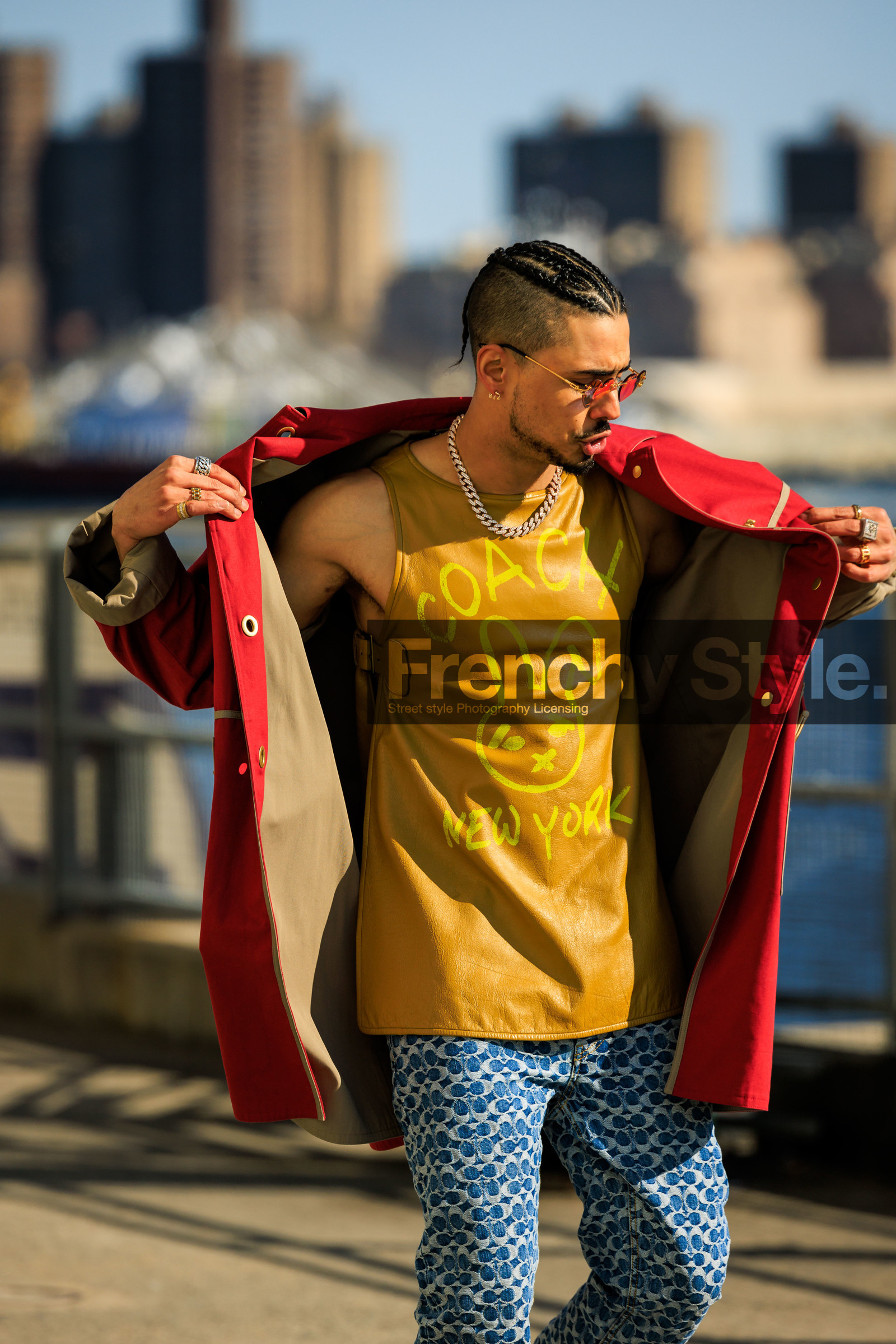 red trench, yellow tshirt, printed tshirt, coach logo jeans, coach denim, logo denim pants, nike shoes, nike sneakers, white sneakers, sunglasses, silver chain, fashion week, frenchystyle, FW, jonathan paciullo, street style, NYFW, NEW YORK, AUTUMN WINTER 2022-2023, FALL WINTER 2022_2023, FW 22-23, vertical, atmosphere details