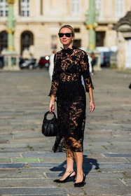 Lisa Aiken, street style, jonathan paciullo, FW, frenchystyle, fashion week, PFW, PARIS, SPRING SUMMER 2022, SS 22, vertical, atmosphere details