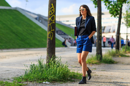 atmosphere details, black boots, black top, blazer, blue denim, denim shorts, detail, fashion week, frenchystyle, FW, horizontal, jonathan paciullo, leather boots, MENSWEAR, navy jacket, PARIS, PFW, SPRING SUMMER 2017, SS 17, street style, sunglasses