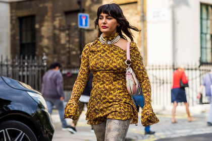 Maria Bernad, animal print, print, saddle, dior, necklace, vivienne westwood, yellow, fashion week, frenchystyle, FW, jonathan paciullo, street style, SPRING SUMMER 2022, SS 22, LFW, LONDON, horizontal, atmosphere details, detail
