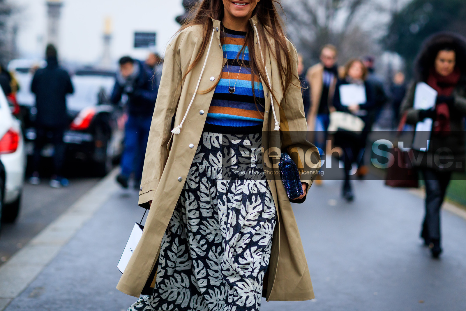 beige coat, blue bag, floral, flower, long skirt, printed skirt, sequined bag, striped t shirt, trench coat, fashion week, frenchystyle, FW, jonathan paciullo, street style, PFW, PARIS, SPRING SUMMER 2017, SS 17, HAUTE COUTURE, atmosphere details, detail, horizontal, laure heriard dubreuil