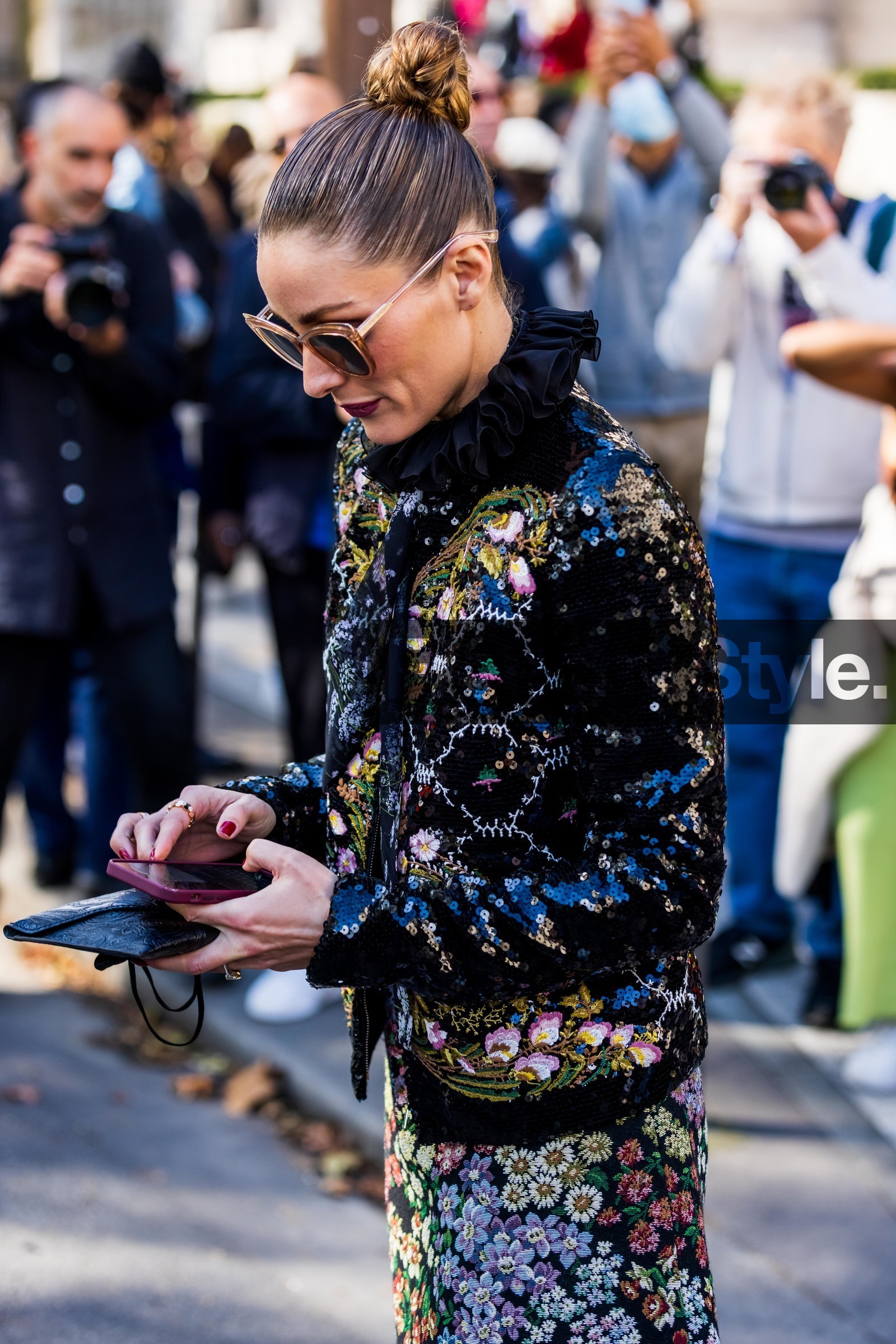collar, color, floral jacket, floral print, floral dress, flowers, jacket, Olivia Palermo, print, ruffles, sequins, dress, statement collar, sunglasses, fashion week, frenchystyle, FW, jonathan paciullo, street style, PFW, PARIS, SPRING SUMMER 2022, SS 22, vertical, atmosphere details