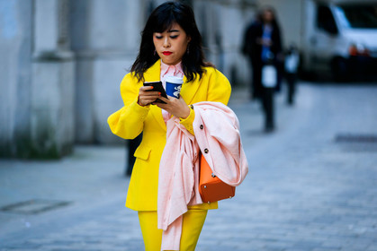 blazer, leather bag, orange bag, pink coat, pink shirt, red lips, trousers, yellow jacket, yellow pants, yellow suit, fashion week, frenchystyle, FW, jonathan paciullo, street style, LFW, LONDON, AUTUMN WINTER 2019-2020, AW 19-20, FW 19-20, FALL WINTER 2019-2020, horizontal, atmosphere details, detail