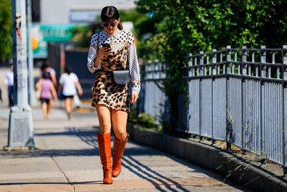 animal print, black bag, brown boot, brown dress, fanny pack, graphic dress, graphic shirt, high boots, leather bag, leather shoes, leopard, polka dot, printed dress, printed shirt, sunglasses, white shirt, fashion week, frenchystyle, FW, jonathan paciullo, street style, NYFW, NEW YORK, SPRING SUMMER 2019, SS 19, atmosphere details, horizontal, full length