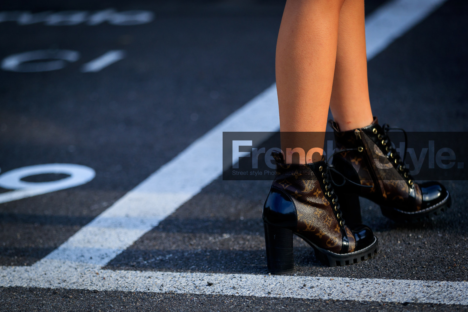 high heels, leather shoes, louis vuitton, monogram, fashion week, frenchystyle, FW, jonathan paciullo, street style, MFW, MILAN, AUTUMN WINTER 2018-2019, FALL WINTER 2018-2019, FW 18-19, horizontal, atmosphere details