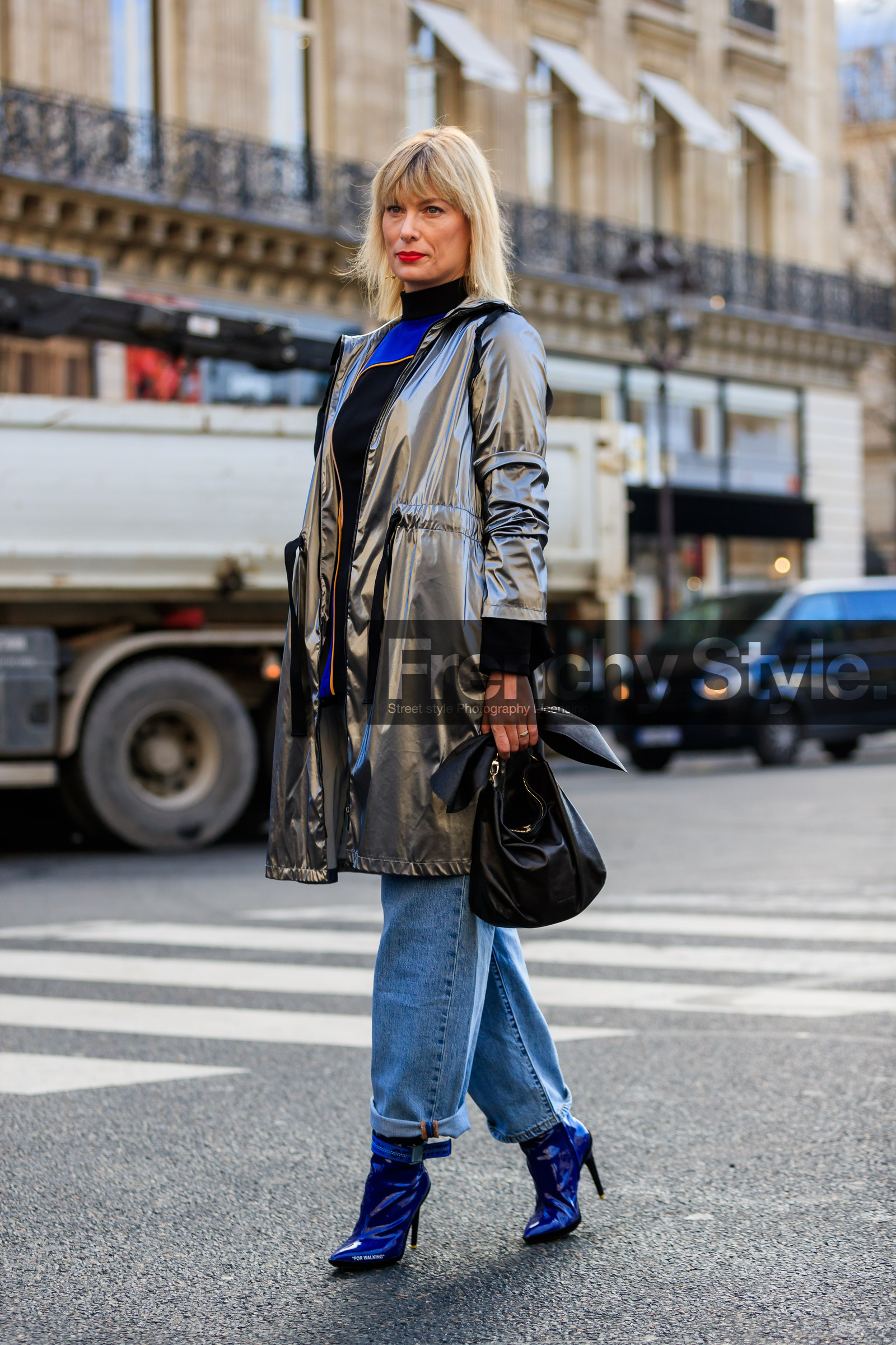 black bag, blue boots, blue denim, denim pants, high heels, jeans, leather bag, leather shoes, off white, silver jacket, trousers, varnished leather shoes, street style, jonathan paciullo, FW, frenchystyle, fashion week, PFW, PARIS, AUTUMN WINTER 2018-2019, FALL WINTER 2018-2019, FW 18-19, vertical, full length