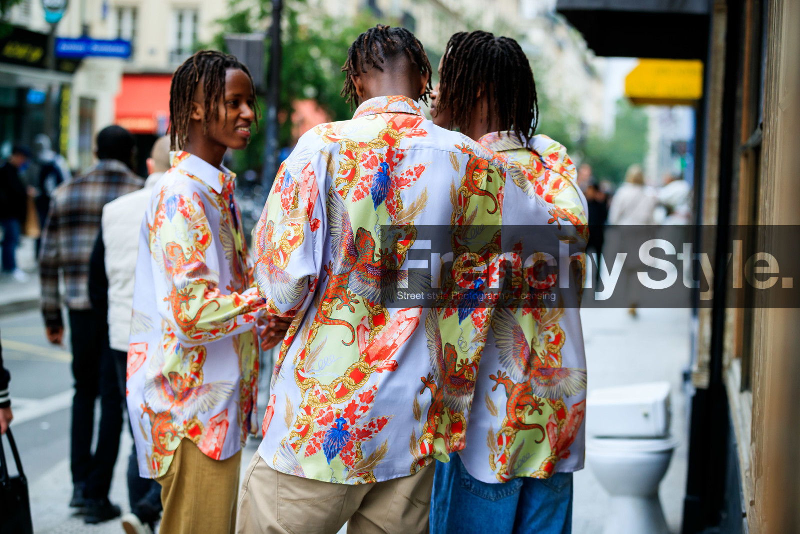 printed shirt, dragon printed shirt, japanese style shirt, satin shirt, light blue shirt, red shirt, mix and match look, fashion week, frenchystyle, FW, jonathan paciullo, street style, PFW, PARIS, SPRING SUMMER 2022, SS 22, horizontal, atmosphere details, detail