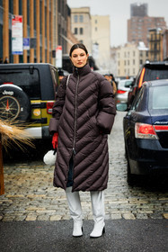 puffy winter coat, purple coat, white highknee boot, white boots, white flufly earcovers, red gloves, leather highknee boots, fashion week, frenchystyle, FW, jonathan paciullo, street style, NYFW, NEW YORK, AUTUMN WINTER 2022-2023, FALL WINTER 2022_2023, FW 22-23, vertical, full length