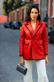 blazer, glitter, graphic bag, gucci, jessica kahawaty, leather bag, printed bag, red jacket, shiny bag, silver bag, trousers, white pants, fashion week, frenchystyle, FW, jonathan paciullo, street style, MFW, MILAN, AUTUMN WINTER 2019-2020, AW 19-20, FALL WINTER 2019-2020, FW 19-20, vertical, atmosphere details, detail