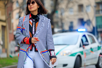 atmosphere details, AUTUMN WINTER 2017-2018, AW 17-18, denim pants, detail, FALL WINTER 2017-2018, fashion week, frenchystyle, FW, FW 17-18, graphic coat, horizontal, jeans, jonathan paciullo, liz yu, MFW, MILAN, orange jacket, printed coat, printed jacket, printed shirt, street style, sunglasses, trousers, white denim
