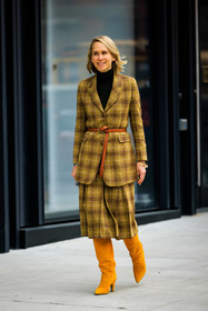 plaid look, yellow plaid, yellow boots, high heel boots, black turtleneck, brown belt, charm bracelet, leather belt, suede boots, street style, jonathan paciullo, FW, frenchystyle, fashion week, NYFW, NEW YORK, AUTUMN WINTER 2022-2023, FALL WINTER 2022_2023, FW 22-23, vertical, full length