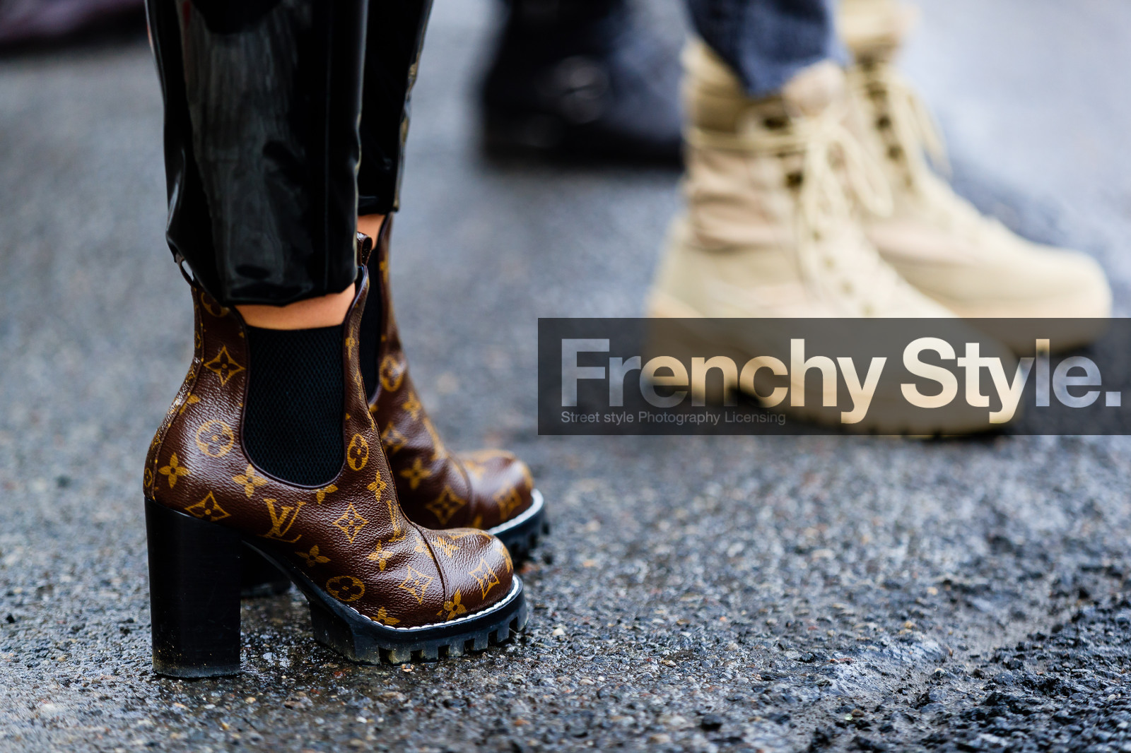 atmosphere details, AUTUMN WINTER 2017-2018, AW 17-18, black pants, brown boots, detail, FALL WINTER 2017-2018, fashion week, frenchystyle, FW, FW 17-18, high heels, horizontal, jonathan paciullo, leather boots, louis vuitton, monogram, NEW YORK, NYFW, printed boots, street style, trousers