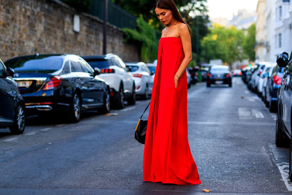 red jumpsuit, trousers, valentino, PFW, fashion week, frenchystyle, FW, jonathan paciullo, street style, PARIS, horizontal, atmosphere details, full length, AUTUMN WINTER 2018-2019, FALL WINTER 2018-2019, FW 18-19, evangelie smyrniotaki