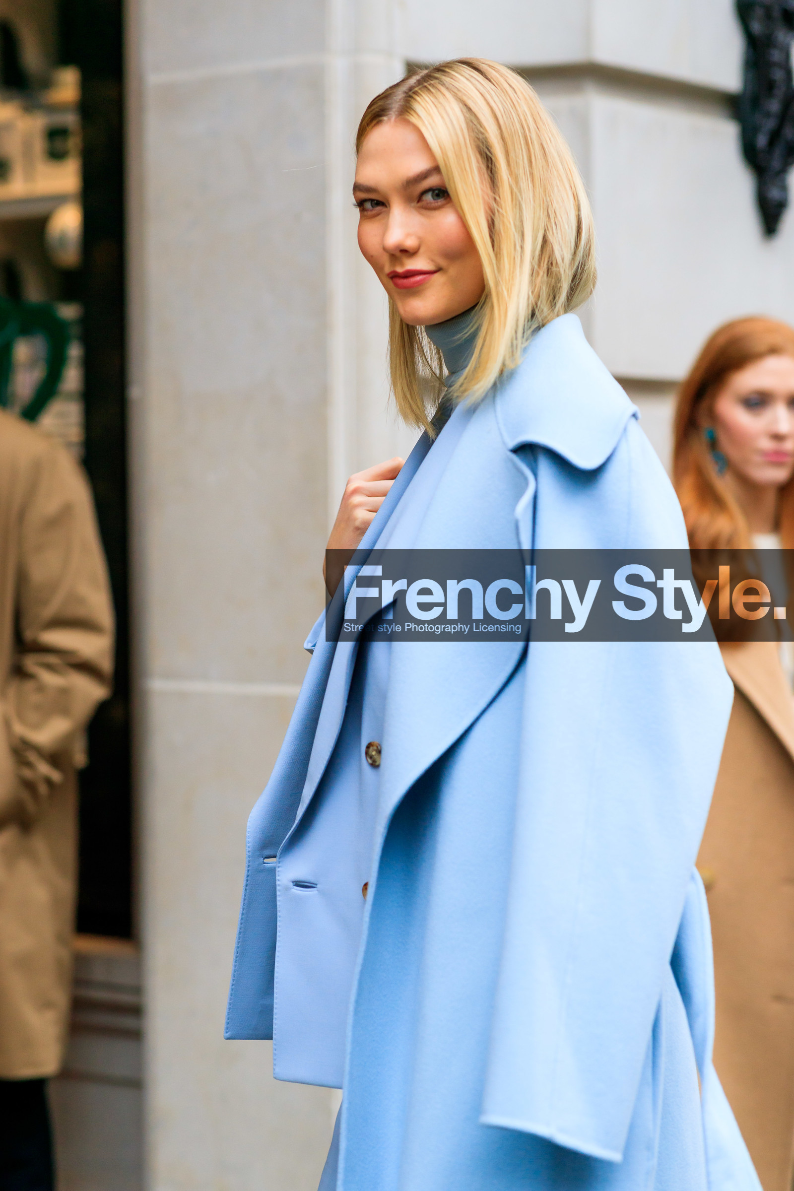 blue belt, blue coat, blue jacket, blue pants, blue top, karlie kloss, model, over the shoulder, tone on tone, total look blue, trousers, frenchystyle, jonathan paciullo, street style, NYFW, NEW YORK, AUTUMN WINTER 2019-2020, AW 19-20, FALL WINTER 2019-2020, FW 19-20, fashion week, FW, vertical, atmosphere details, detail