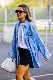 black, bottega veneta bag, pouch, handbag, shirt, short, tshirt, white, necklace, sunglasses, fashion week, frenchystyle, FW, jonathan paciullo, street style, SPRING SUMMER 2022, SS 22, LFW, LONDON, vertical, atmosphere details, detail