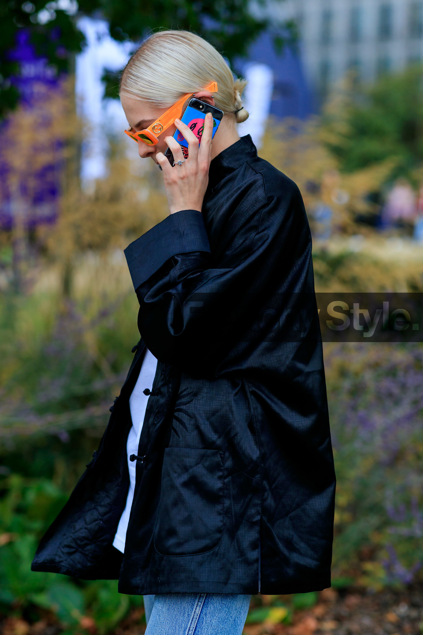 model, neon orange sunglasses, gucci sunglasses, black jacket, chinese jacket, fashion week, frenchystyle, FW, jonathan paciullo, street style, vertical, detail, atmosphere details