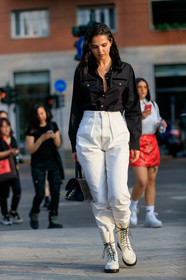 doina ciobanu, black and white look, black shirt, white pants, white jeans, white leather boots, laced boots, black leather bag, hand bag, animal skin bag, high waist pants, fashion week, frenchystyle, FW, jonathan paciullo, street style, MFW, MILAN, SPRING SUMMER 2020, SS 20