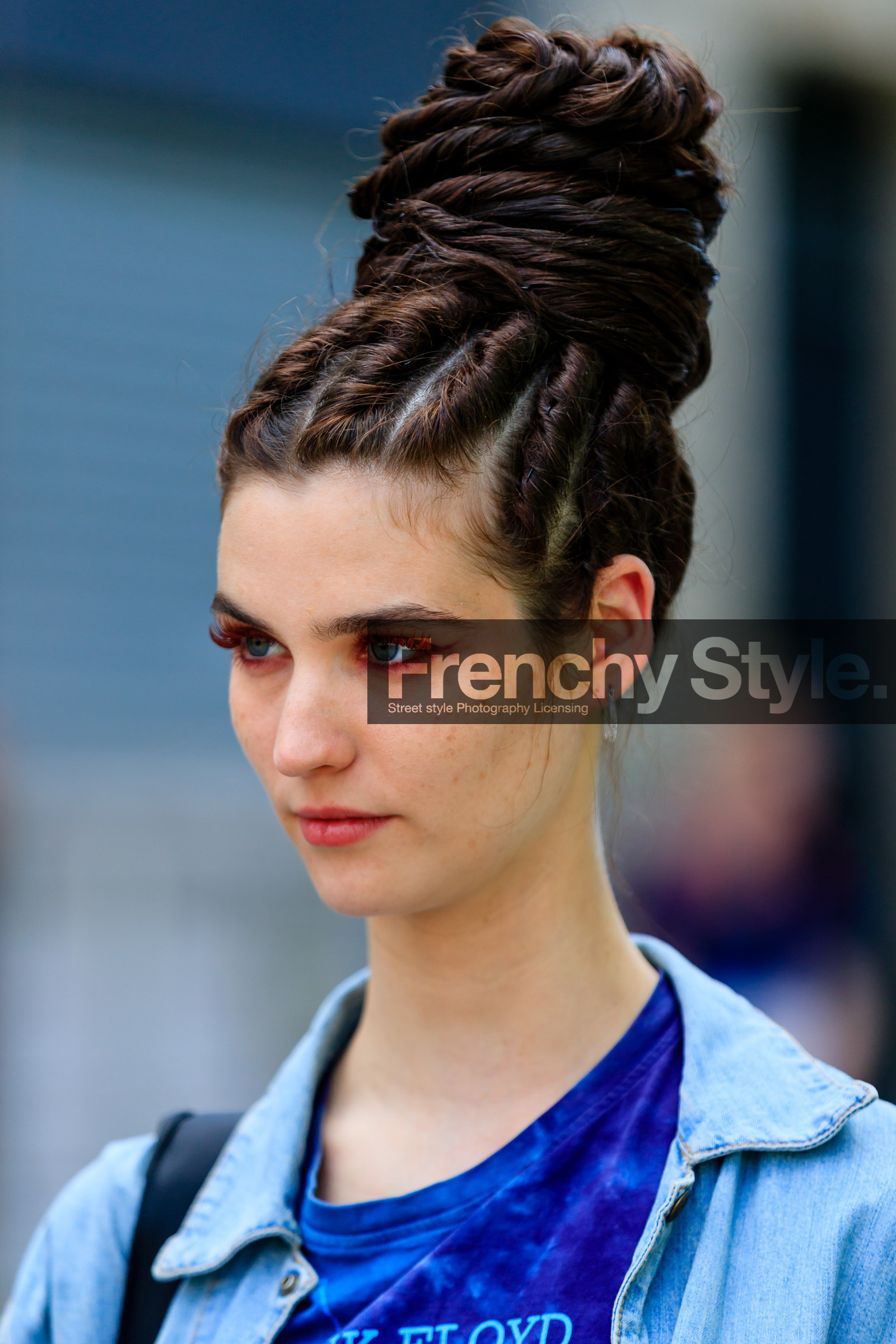 AUTUMN WINTER 2016-2017, AW 16-17, blue denim, blue t shirt, braids, bun, denim jacket, detail, eyeshadow, FALL WINTER 2016-2017, fashion week, frenchystyle, FW, FW 16-17, HAUTE COUTURE, jonathan paciullo, manon leloup, MENSWEAR, model, PARIS, PFW, portrait, printed t shirt, street style, vertical