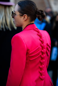 black sunglasses, back details, red coat, spine detail, close up, schiaparelli, fashion week, frenchystyle, FW, jonathan paciullo, street style, PARIS, PFW, SPRING SUMMER 2022, SS 22, atmosphere details, detail, vertical