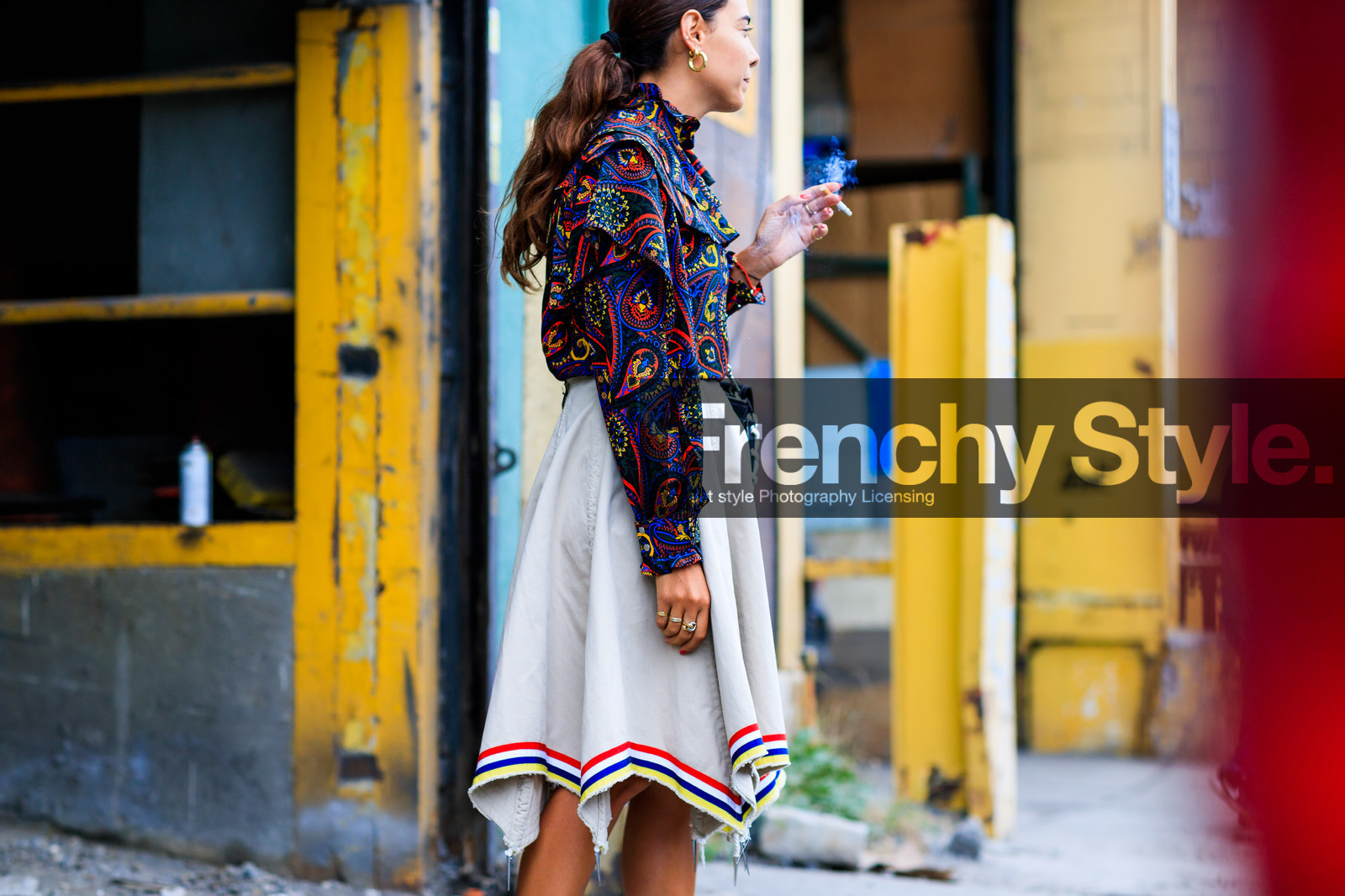 black bag, giorgia tal, leather bag, multicolor shirt, printed shirt, white skirt, street style, jonathan paciullo, FW, frenchystyle, fashion week, NYFW, NEW YORK, SPRING SUMMER 2019, SS 19, atmosphere details, horizontal, detail