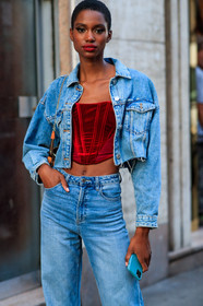 denim, denim jacket, denim total look, cropped jacket, flare jeans, light blue jacket, light blue jeans, velvet top, strapless top, cropped top, street style, jonathan paciullo, FW, frenchystyle, fashion week, MFW, MILAN, SPRING SUMMER 2021, SS 21, vertical, detail, model
