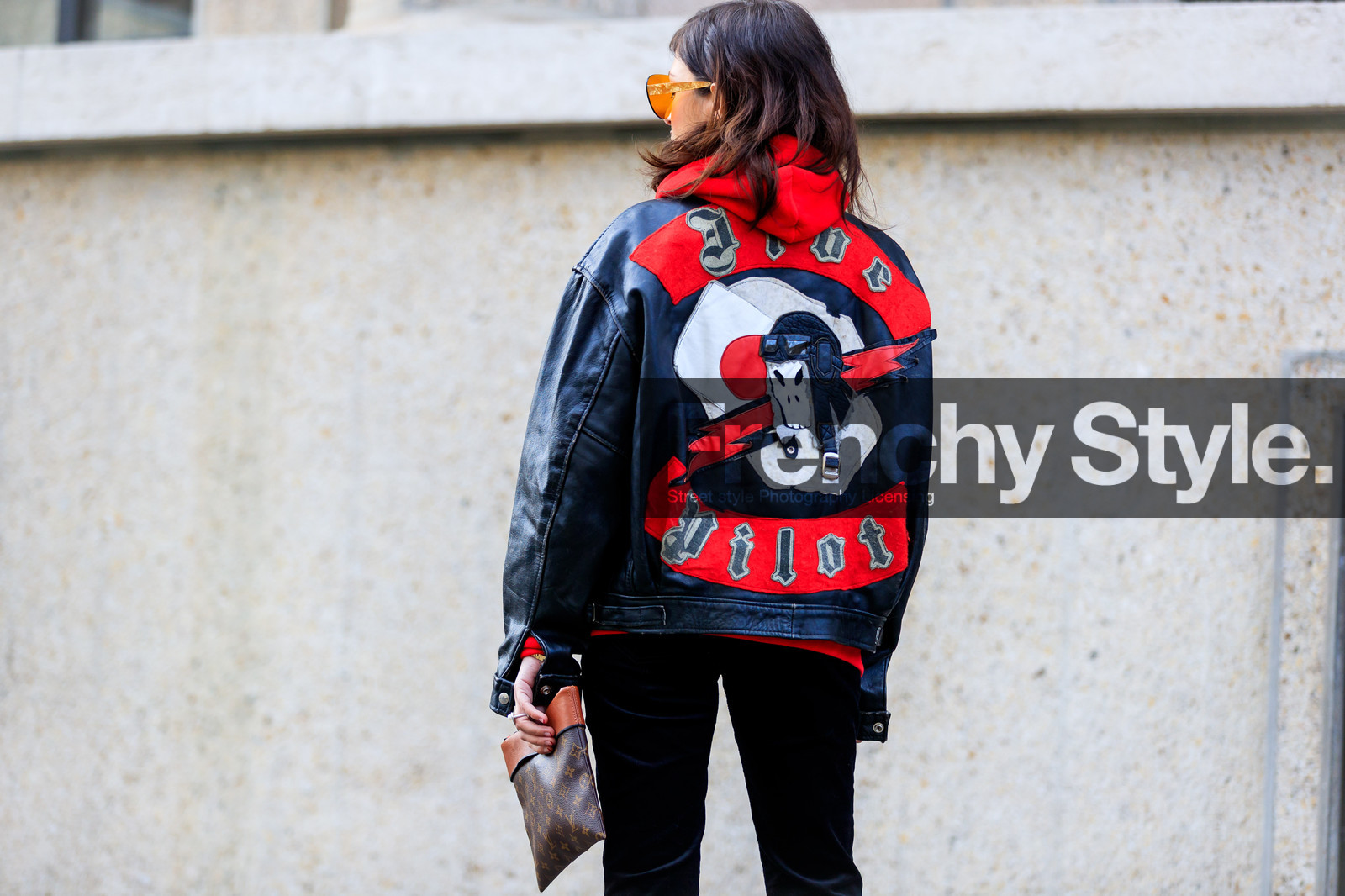 atmosphere details, AUTUMN WINTER 2017-2018, AW 17-18, back detail, black denim, black jacket, black perfecto, brown clutch, denim pants, detail, eleonora carisi, FALL WINTER 2017-2018, fashion week, frenchystyle, FW, FW 17-18, graphic bag, graphic jacket, hoodie, horizontal, jeans, jonathan paciullo, leather bag, leather jacket, leather perfecto, louis vuitton, monogram, PARIS, PFW, printed bag, printed jacket, printed pants, red sweater, street style, sunglasses, trousers, vêtements
