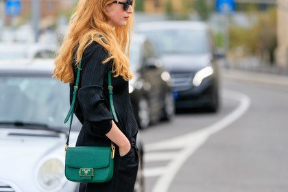 close up detail, bag detail, green leather bag, shoulder bag, prada bag, black blouse, pleated blouse, fashion week, frenchystyle, FW, jonathan paciullo, street style, MFW, MILAN, SPRING SUMMER 2020, SS 20