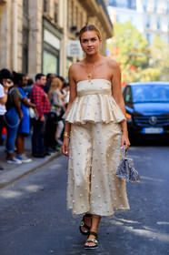 black shoes, bustier top, graphic bag, green shoes, leather bag, leather shoes, metallic bag, necklace, printed bag, trousers, wide pants, yellow pants, yellow top, fashion week, frenchystyle, FW, jonathan paciullo, street style, PFW, PARIS, vertical, full length, AUTUMN WINTER 2018-2019, FALL WINTER 2018-2019, FW 18-19, nina suess