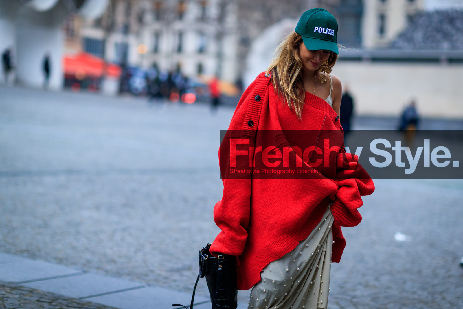 beige dress, black bag, embroidered dress, green cap, leather bag, oversize, pearls, red sweater, vêtements, fashion week, frenchystyle, FW, jonathan paciullo, street style, PFW, PARIS, SPRING SUMMER 2017, SS 17, HAUTE COUTURE, atmosphere details, detail, horizontal