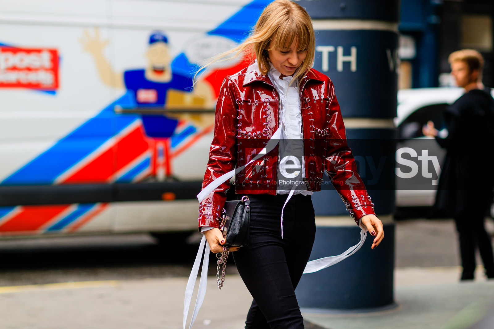 atmosphere details, black bag, black denim, black pants, denim pants, detail, fashion week, frenchystyle, FW, horizontal, jeans, jonathan paciullo, leather bag, leather jacket, leather perfecto, LFW, LONDON, louis vuitton, red jacket, SPRING SUMMER 2017, SS 17, street style, trousers, white shirt, woman