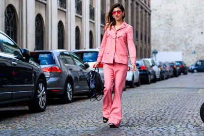 atmosphere details, black bag, fashion week, frenchystyle, full length, fun sunglasses, FW, horizontal, jonathan paciullo, leather backpack, leather bag, PARIS, PFW, pink pants, pink shirt, pink suit, SPRING SUMMER 2018, SS 18, street style, sunglasses, trousers