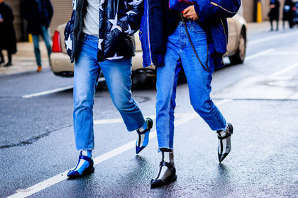 atmosphere details, AUTUMN WINTER 2017-2018, AW 17-18, black sweater, blue bag, blue denim, blue jacket, chanel handbag, denim pants, detail, down jacket, FALL WINTER 2017-2018, fashion week, frenchystyle, FW, FW 17-18, graphic shoes, grey sweater, horizontal, jeans, jonathan paciullo, leather shoes, louis vuitton, moncler, NEW YORK, NYFW, printed jacket, stars, street style, trousers, turquoise