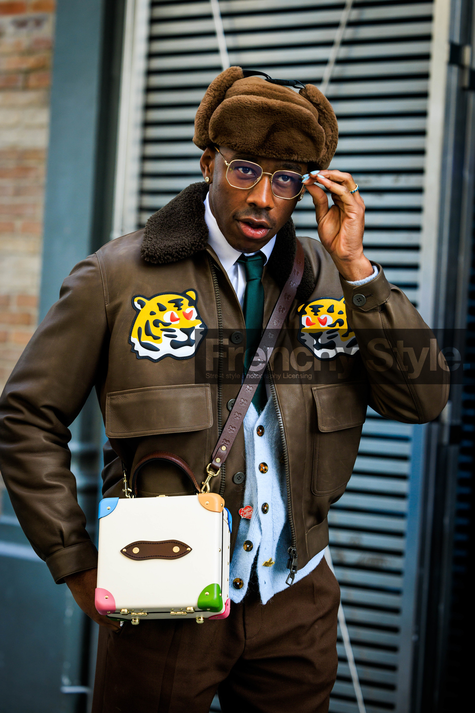 menswear, fashion week, frenchystyle, FW, jonathan paciullo, street style, PFW, PARIS, FALL WINTER 2022-2023, AUTUMN WINTER 2022-2023, FW 22-23, atmosphere details, detail, vertical