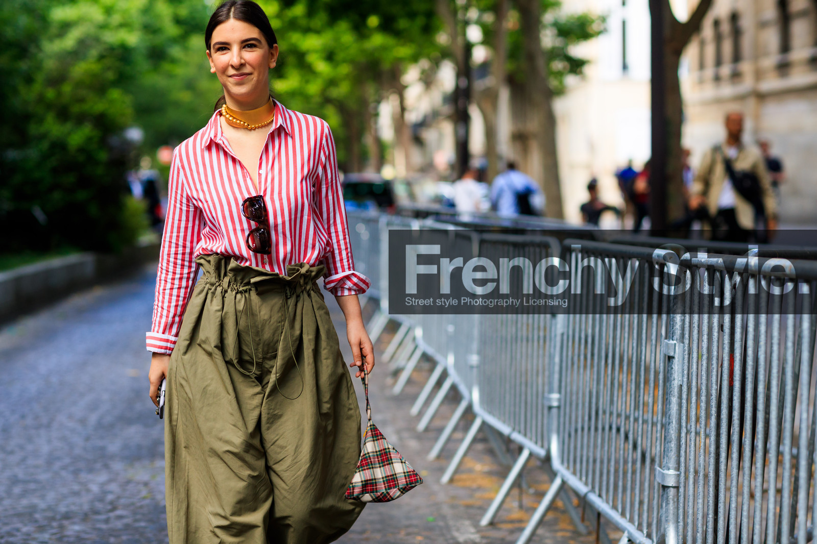 atmosphere details, detail, fashion week, frenchystyle, FW, graphic bag, graphic shirt, green pants, high waist, horizontal, jonathan paciullo, leather bag, MENSWEAR, necklace, PARIS, PFW, plaid, printed bag, printed shirt, red bag, red shirt, SPRING SUMMER 2018, SS 18, street style, striped shirt, sunglasses, tartan, trousers, wide pants