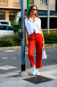 Grace Elizabeth, leather bag, leather shoes, model, red pants, sunglasses, trousers, white bag, white shirt, white sneakers, fashion week, frenchystyle, FW, jonathan paciullo, street style, MFW, MILAN, SPRING SUMMER 2019, SS 19, vertical, full length