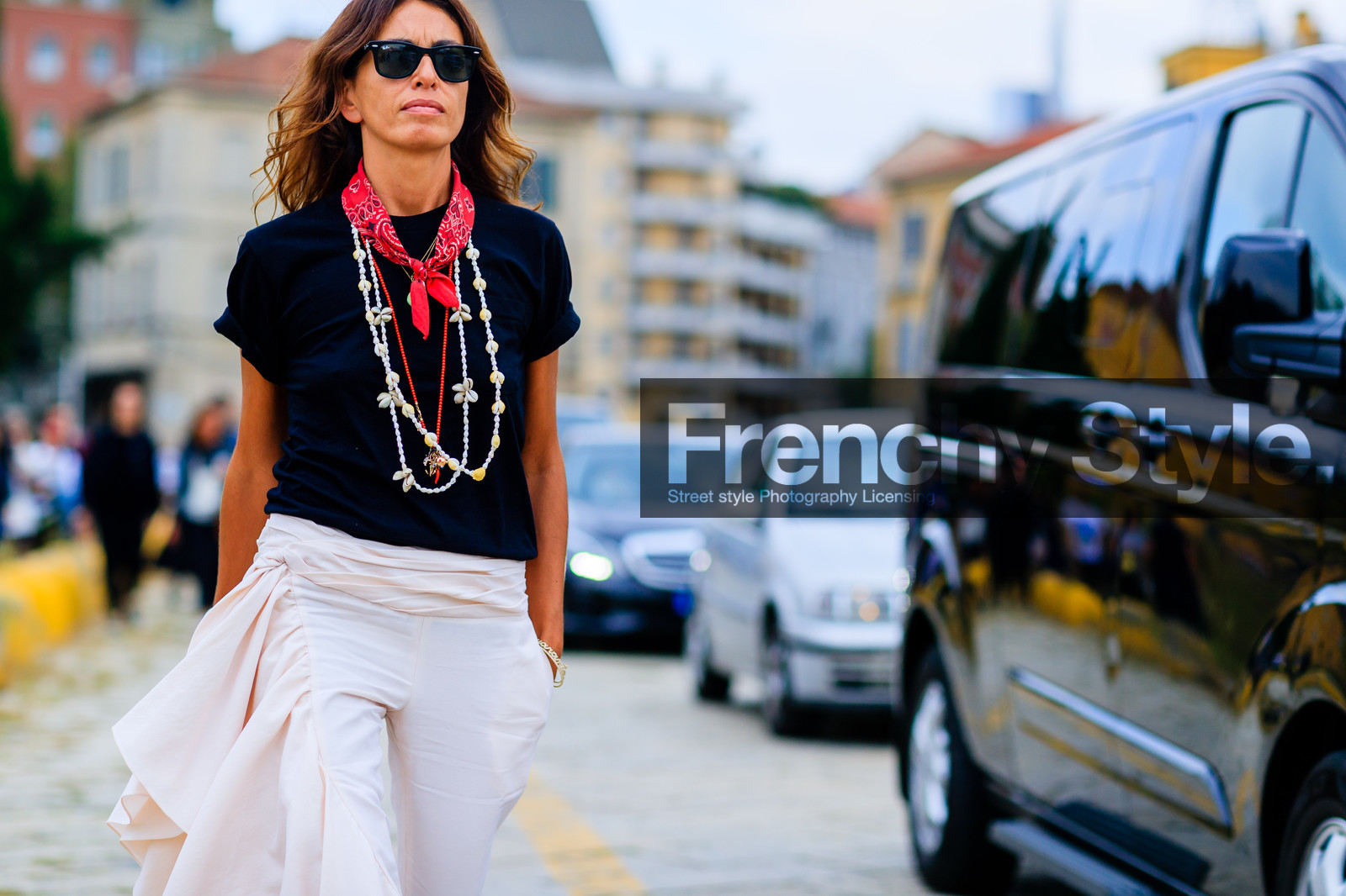 atmosphere details, black shoes, black t shirt, blue denim, denim pants, detail, fashion week, frenchystyle, FW, graphic pants, horizontal, jeans, jonathan paciullo, leather shoes, MFW, MILAN, necklace, red bandana, SPRING SUMMER 2017, SS 17, street style, sunglasses, trousers, white pants