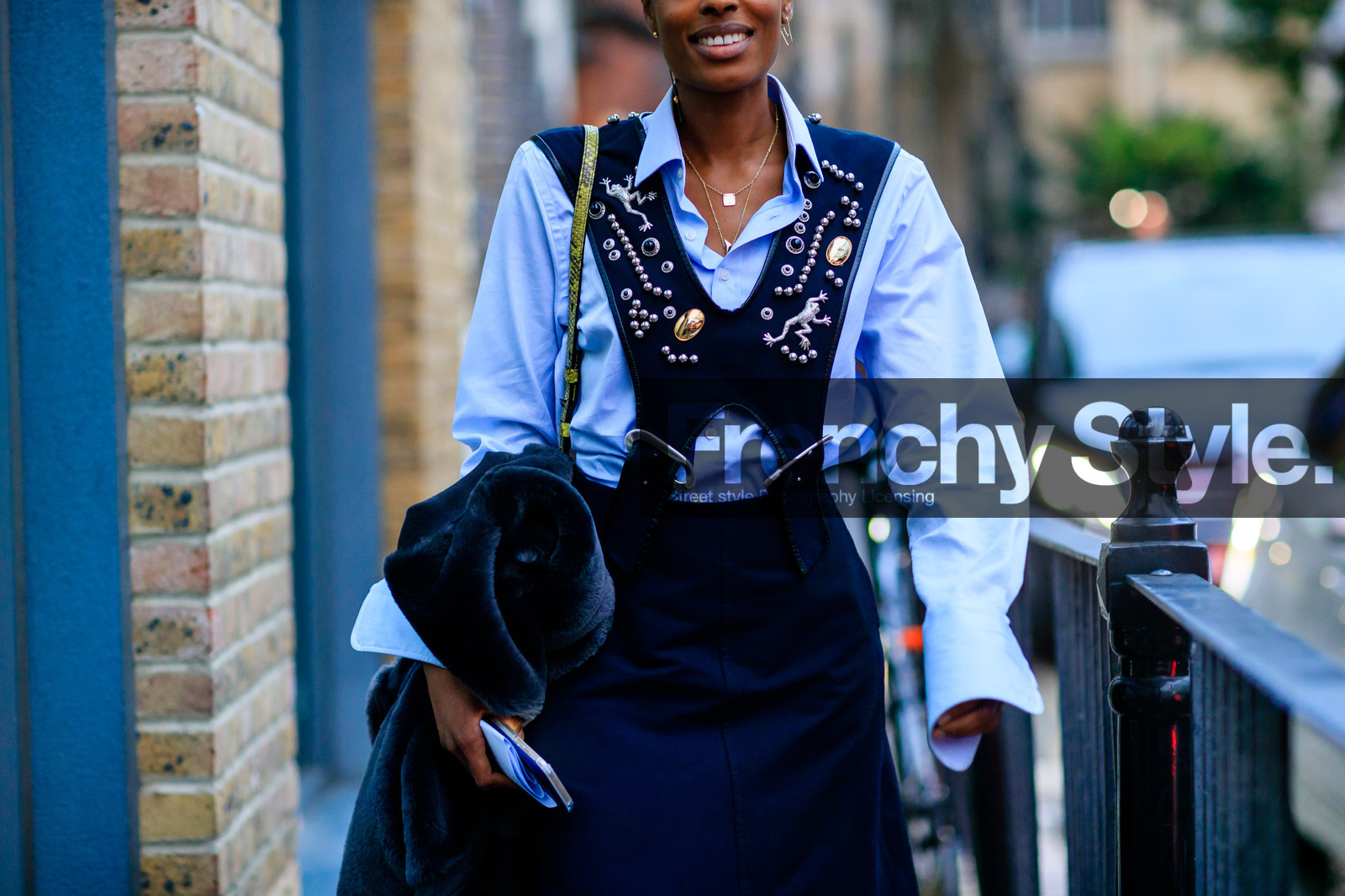 atmosphere details, blue dress, blue shirt, brooch, detail, donna wallace, embroideries, fashion week, frenchystyle, FW, golden jewelry, horizontal, jonathan paciullo, LFW, LONDON, necklace, SPRING SUMMER 2017, SS 17, street style, woman