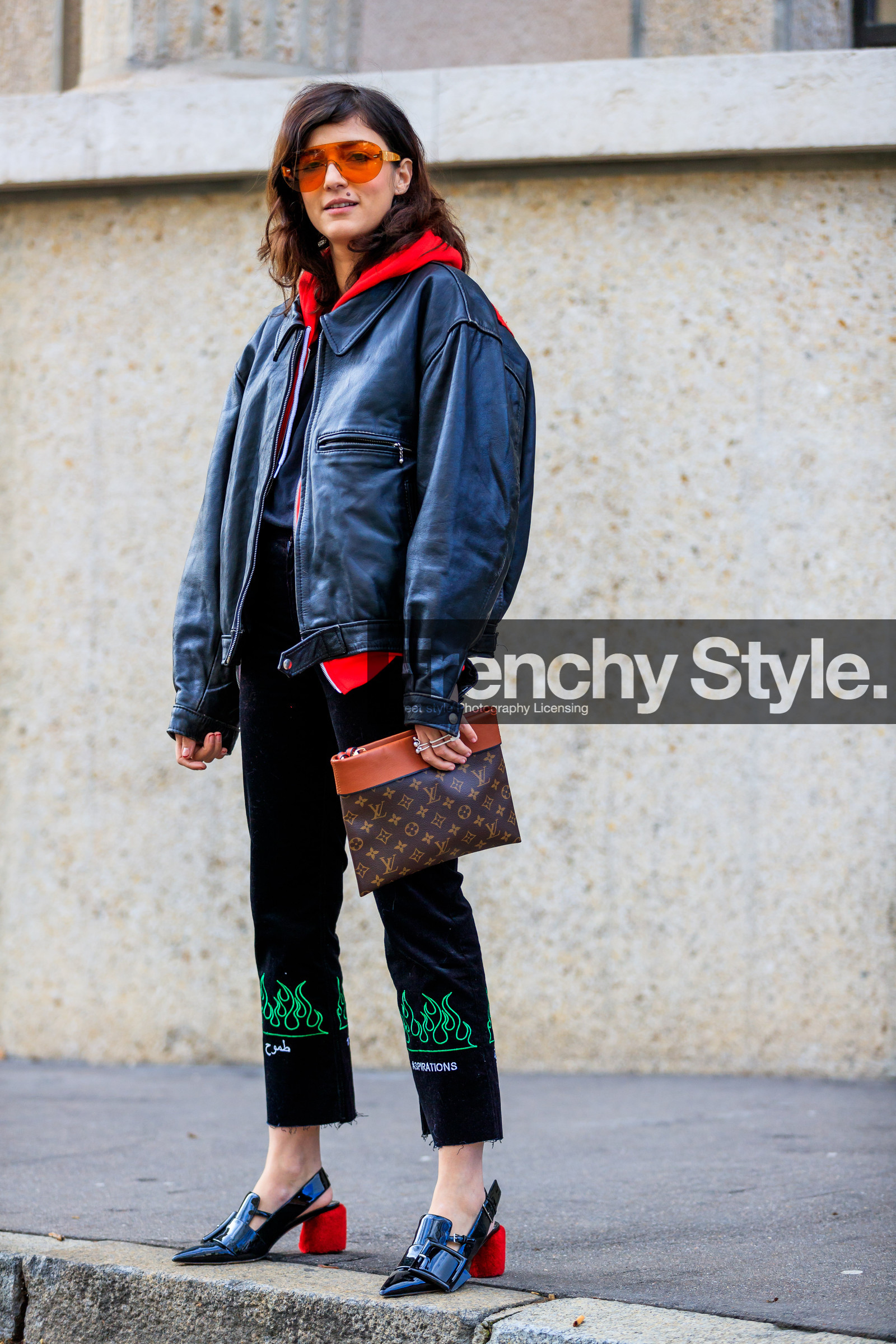 AUTUMN WINTER 2017-2018, AW 17-18, black denim, black jacket, black perfecto, black shoes, brown clutch, denim pants, eleonora carisi, FALL WINTER 2017-2018, fashion week, frenchystyle, full length, FW, FW 17-18, graphic bag, high heels, hoodie, jeans, jonathan paciullo, leather bag, leather jacket, leather perfecto, leather shoes, louis vuitton, monogram, PARIS, PFW, printed bag, printed pants, red sweater, street style, sunglasses, trousers, varnished leather shoes, vertical, vêtements