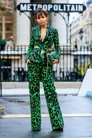 AUTUMN WINTER 2016-2017, AW 16-17, blazer, camo jacket, camo pants, camouflage, doina ciobanu, FALL WINTER 2016-2017, fashion week, frenchystyle, full length, FW, FW 16-17, green bag, green jacket, green pants, green scarf, green suit, HAUTE COUTURE, jonathan paciullo, kaki suit, leather bag, MENSWEAR, military pants, PARIS, PFW, printed bag, printed jacket, printed pants, printed suit, street style, tied up scarf, tone on tone, total look green, trousers, versace, vertical