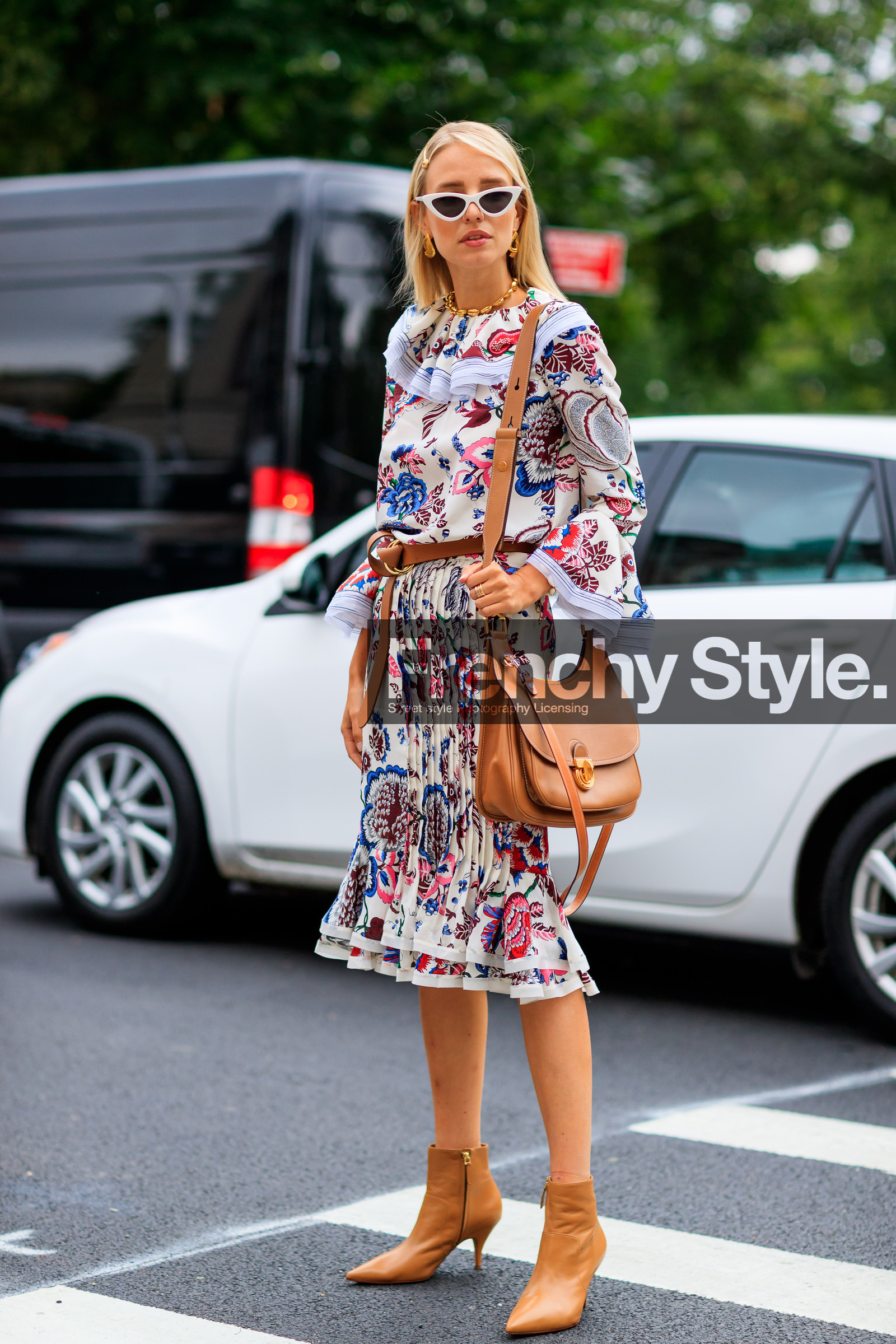 beige bag, beige boots, brown belt, floral, flowers, graphic dress, high heels, leather bag, leather belt, leather shoes, printed dress, sunglasses, white dress, fashion week, frenchystyle, FW, jonathan paciullo, street style, NYFW, NEW YORK, SPRING SUMMER 2019, SS 19, vertical, full length
