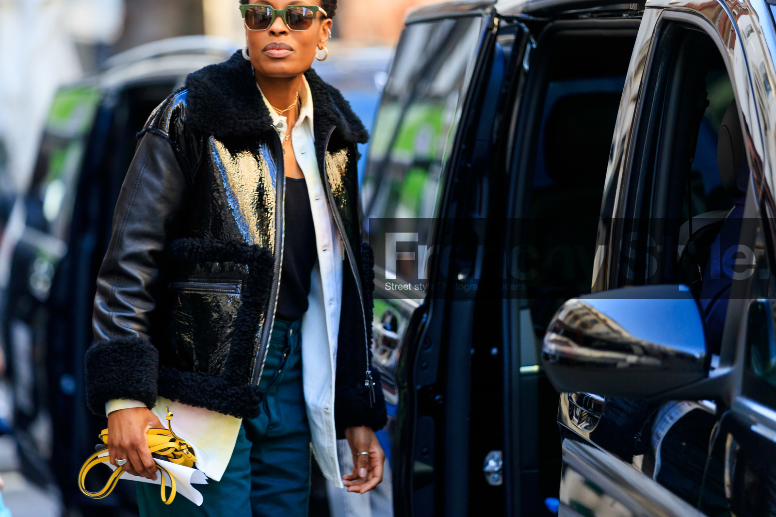 black jacket, black pants, donna wallace, leather bag, leather jacket, sunglasses, trousers, white shirt, yellow bag, street style, jonathan paciullo, FW, frenchystyle, fashion week, LFW, LONDON, AUTUMN WINTER 2019-2020, AW 19-20, FW 19-20, FALL WINTER 2019-2020, horizontal, atmosphere details, detail