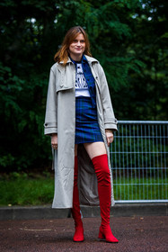 blue jacket, blue skirt, boots, checked jacket, checked skirt, courreges boots, courreges look, Eugénie Trochu, grey trenchcoat, high boots, jacket, print, printed skirt, printed t-shirt, red boots, skirt, tartan skirt, trenchcoat, white t-shirt, street style, jonathan paciullo, FW, frenchystyle, fashion week, PFW, PARIS, SPRING SUMMER 2022, SS 22, vertical, full length