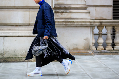black and white bag, black bag, black leggings, black skirt, christian dior, converse, fringes, graphic bag, jw anderson, leather bag, leather shoes, monogram, printed bag, saddle bag, trousers, white sneakers, street style, jonathan paciullo, FW, frenchystyle, fashion week, LFW, LONDON, AUTUMN WINTER 2019-2020, AW 19-20, FW 19-20, FALL WINTER 2019-2020, horizontal, atmosphere details, detail