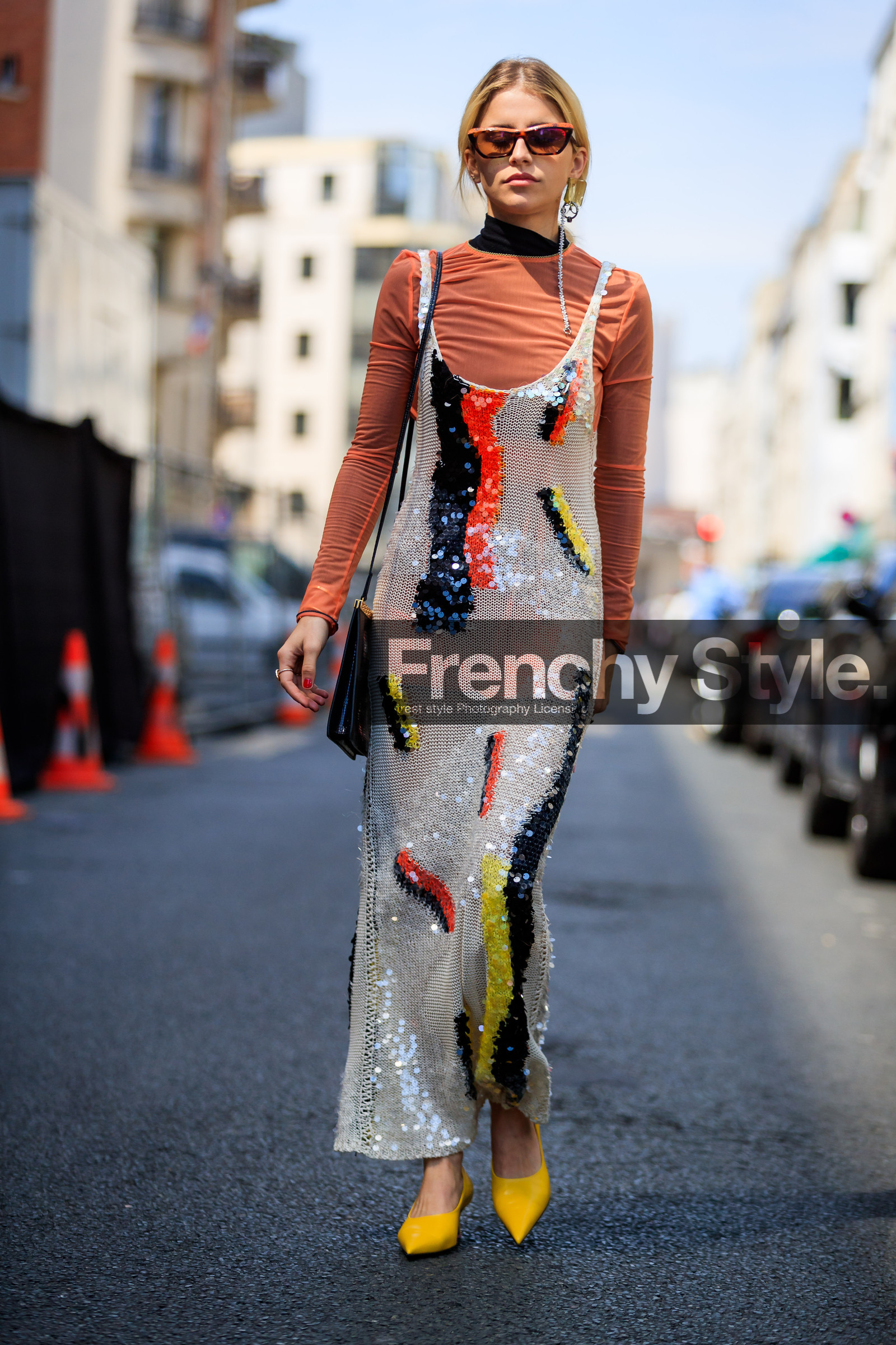 black bag, earrings, glitter, graphic dress, leather bag, leather shoes, orange top, printed dress, sequined dress, shiny dress, sunglasses, yellow shoes, fashion week, frenchystyle, FW, jonathan paciullo, street style, PFW, PARIS, vertical, full length, AUTUMN WINTER 2018-2019, FALL WINTER 2018-2019, FW 18-19, caro daur
