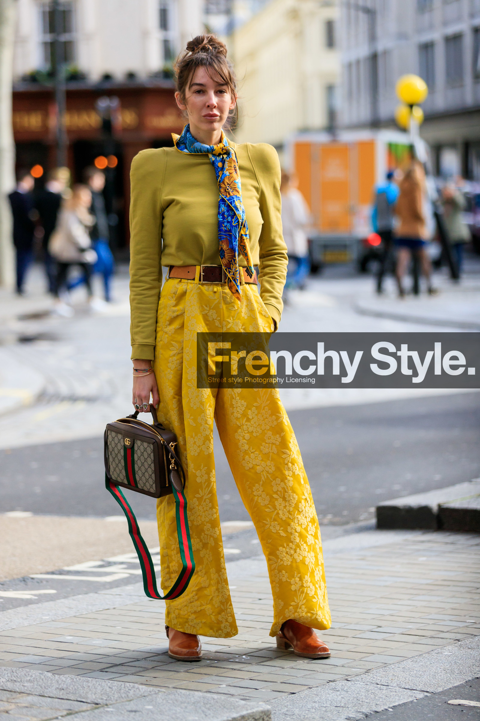 estelle pigault, gucci bag, monogrammed bag, brown leather bag, striped bag, striped strap bag, yellow pants, brocart pants, flare pants, silk pants, floral printed pants, camel suede belt, brown suede belt, striped belt, bicolor belt, belted pants, camel leather boots, cowboy boots, light green top, light green sweatshirt, floral printed scarf, blue scarf, camel scarf, fashion week, frenchystyle, FW, jonathan paciullo, street style, LFW, LONDON, AUTUMN WINTER 2020-2021, FALL WINTER 2020-2021, FW 20-21, vertical, full length
