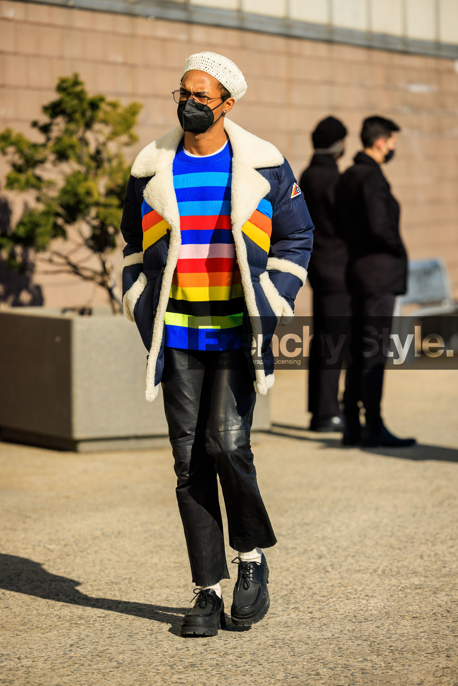knitted beret, white beret, multicolor jumper, black pants, black leather pants, winter fury jacket, puffy winter jacket, glasss, glasses, stripes jumper, black derbies, leather shoes, leather derbies, fashion week, frenchystyle, FW, jonathan paciullo, street style, NYFW, NEW YORK, AUTUMN WINTER 2022-2023, FALL WINTER 2022_2023, FW 22-23, vertical, full length